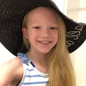 Meet your Posher, Avery